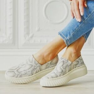 Sofft Potina Women's Platform Slip-On Embossed Leather Snake Print Sneakers 9